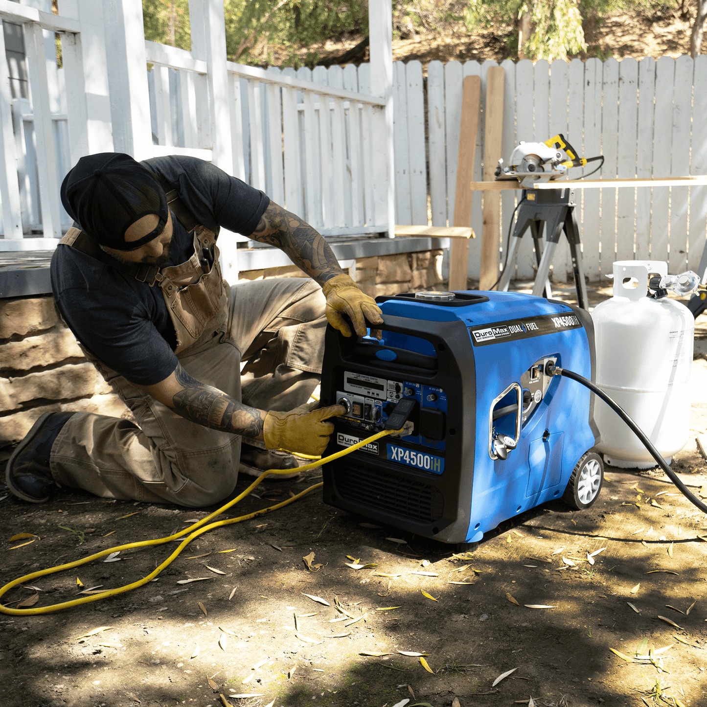 DuroMax 4,500 Watt Portable Dual Fuel Inverter Generator w/ CO Alert - XP4500iH - Engines & Co.