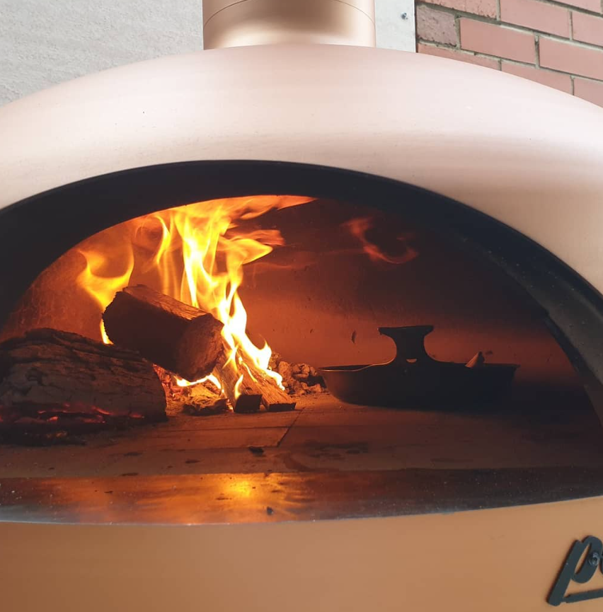 Giotto_pizza_oven_close_up_flame