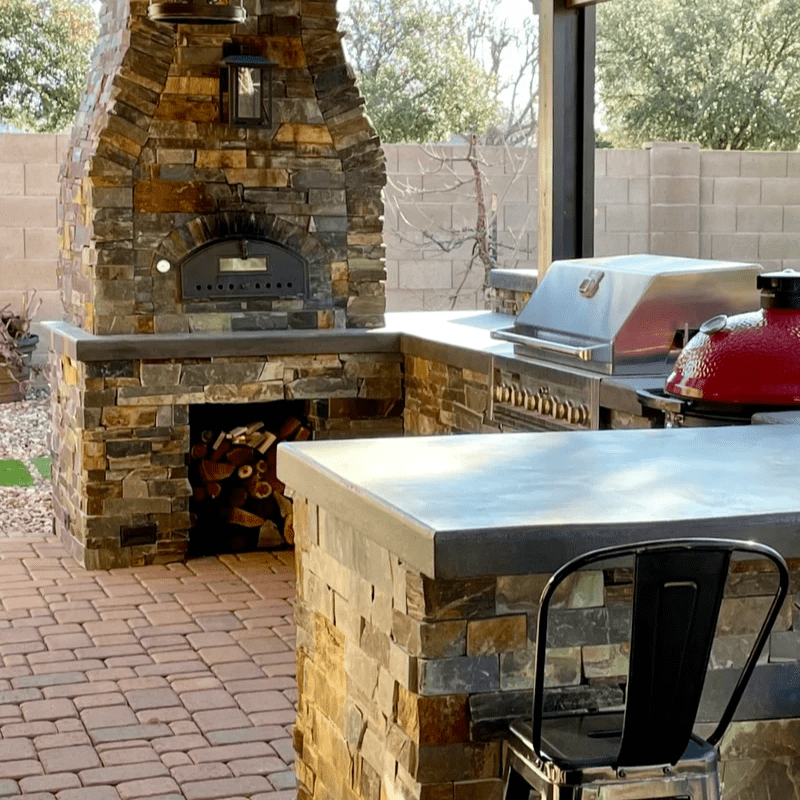 PIZZAIOLIPIZZAOVENSTONEARCHPREMIUMOutsideKitchen