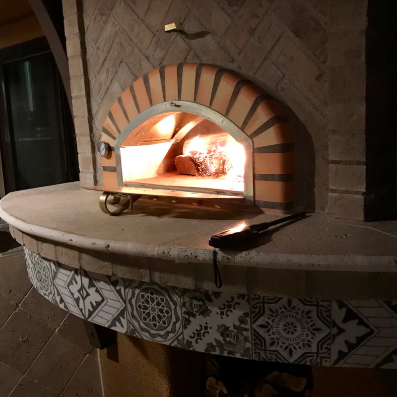 PIZZAIOLIPIZZA_buit_in_with_flame