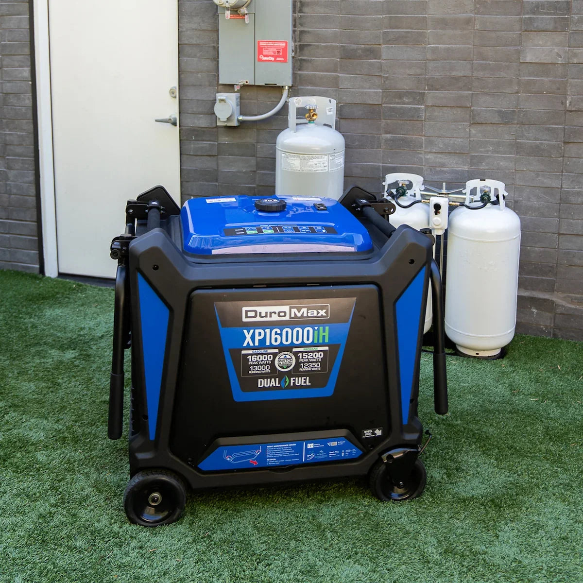 DuroMax 16,000 Watt V-Twin Dual Fuel Portable Digital Inverter Generator