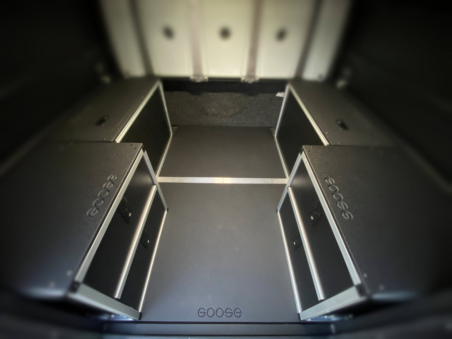 GOOSE GEAR Alu-Cab Canopy Camper V2 - Chevy Colorado/GMC Canyon 2015-2022 2nd Gen. - Bed Plate System - 6' Bed - 2804-GGR-SH