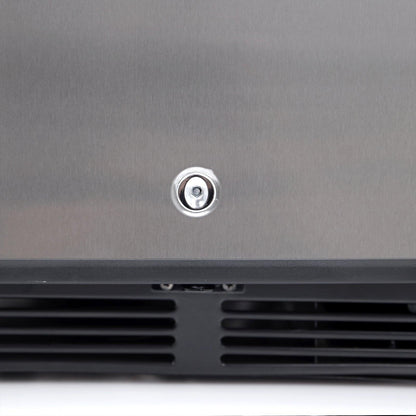 AVANTI Avanti 5.2 cu. ft. Compact Refrigerator in Stainless Steel - AR52T3SB