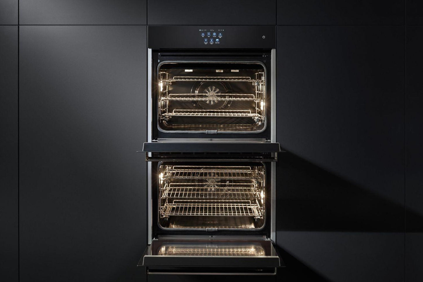 VIKING 30" Electric Double Oven - Black - MVDOE6301BG