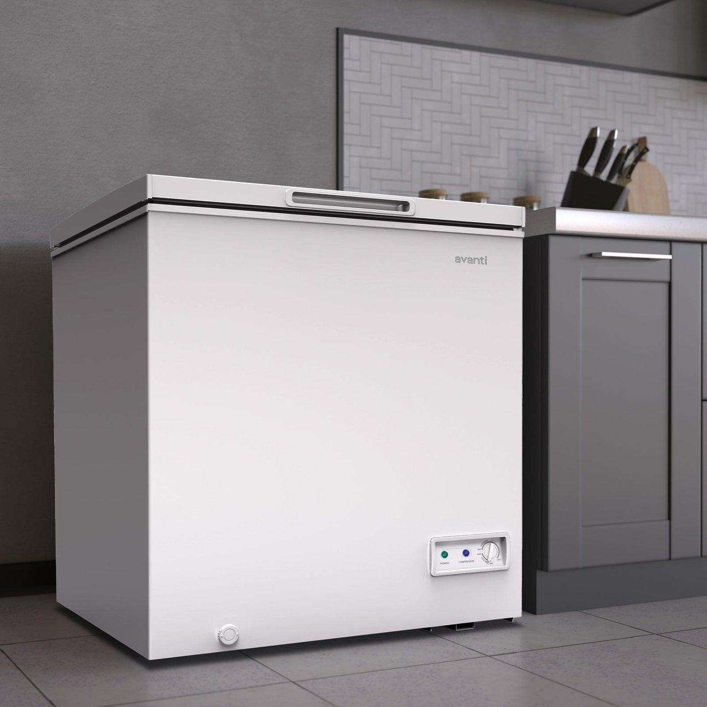 AVANTI Avanti 7.0 cu. ft. Garage Ready Convertible Chest Freezer White - CF7F0W