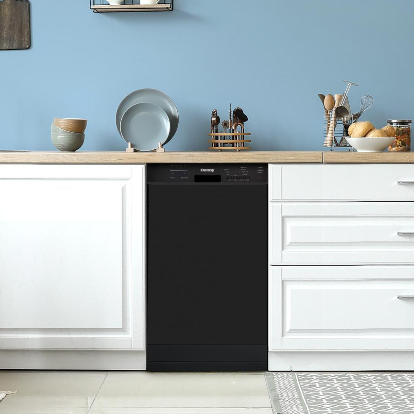DANBY Danby 18" Wide Built-in Dishwasher in Black - DDW18D1EB