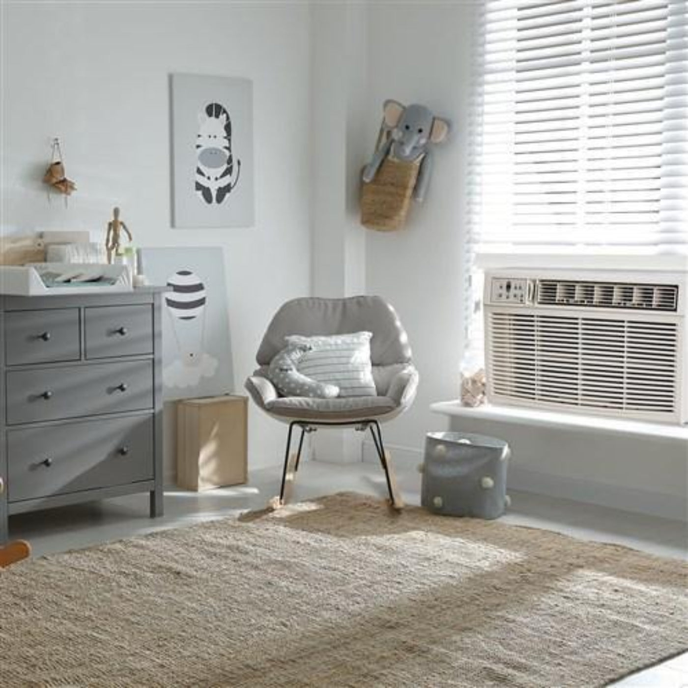 Keystone - 18,500/18,200 BTU 230V Window/Wall Air Conditioner with 16,000 BTU Supplemental Heat Capability  -  KSTHW18A